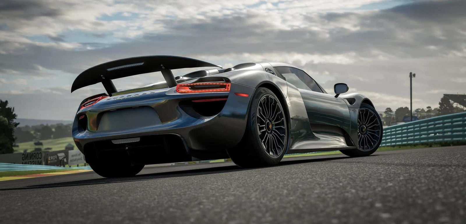 High-performance sports car on circuit in Forza Motorsport 7