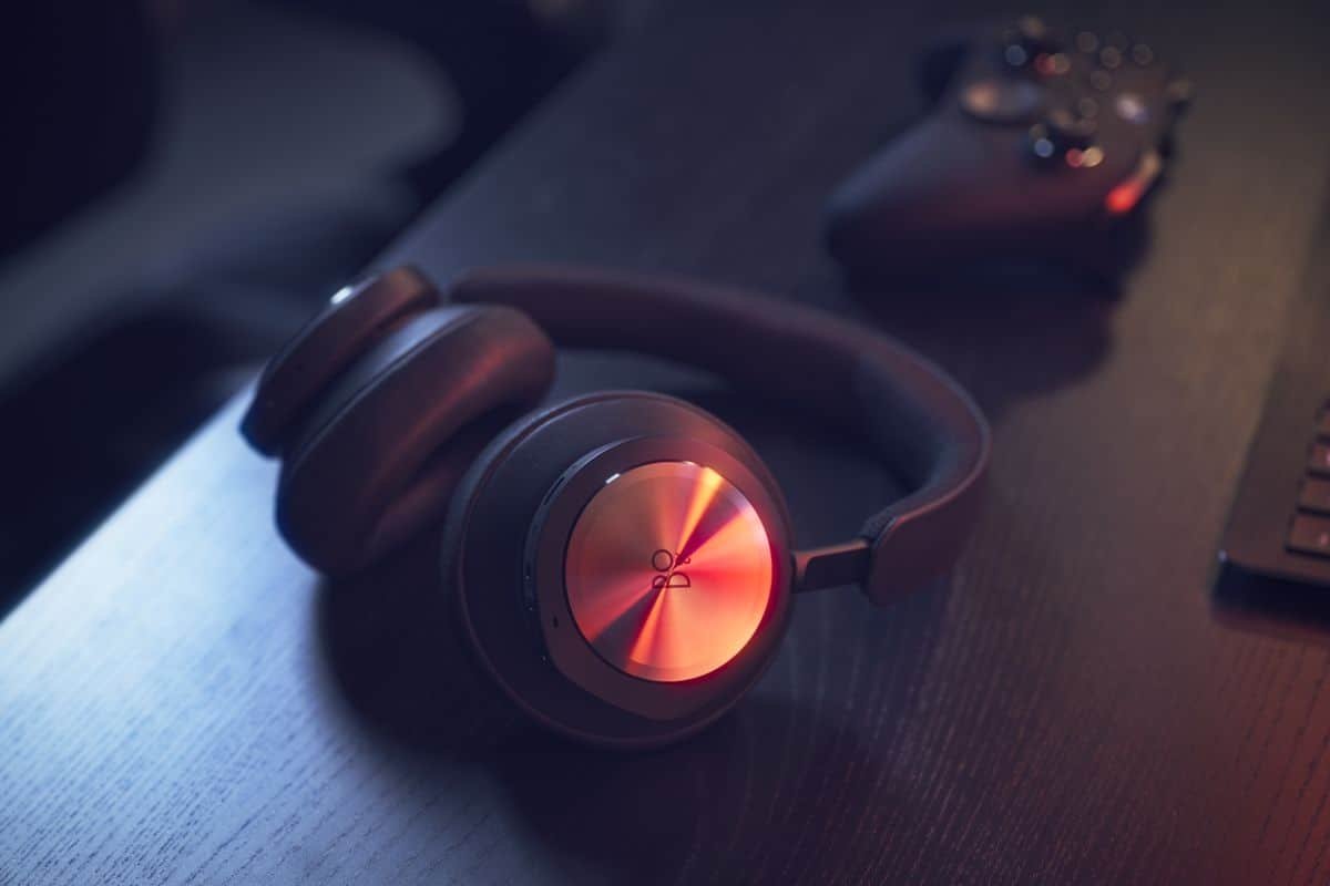 Close-up of Beoplay Portal earcup and premium materials