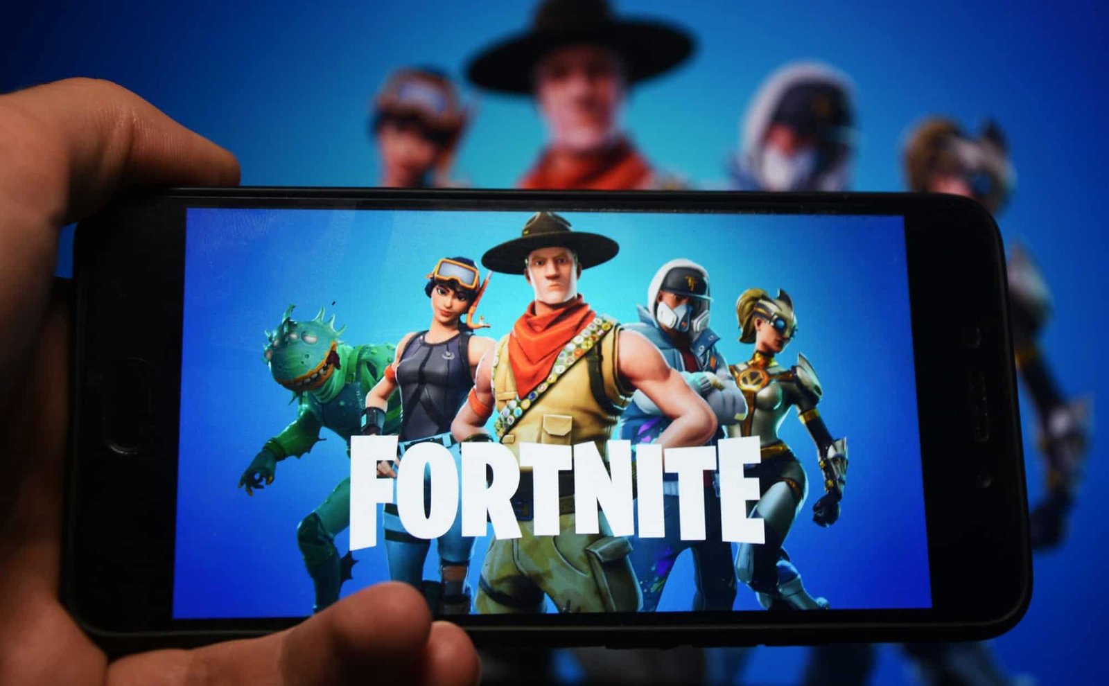 Fortnite battle royale gameplay on screen