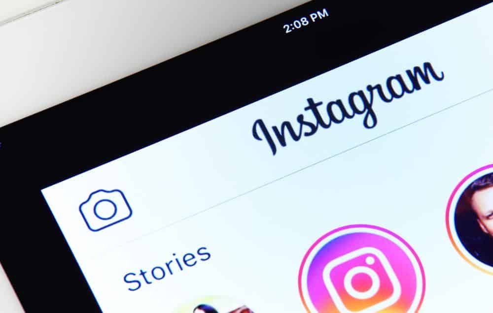 How to Add PS5 or Xbox Series X Boxes to Instagram Stories