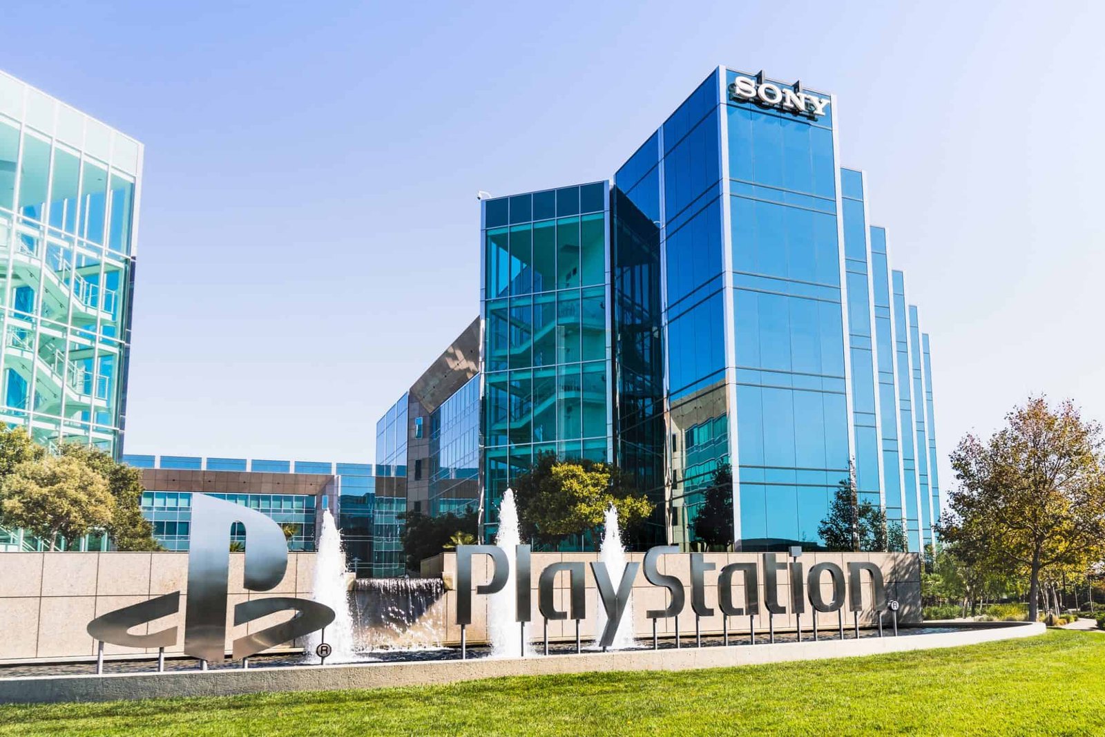 PlayStation controller surface with photovoltaic cells