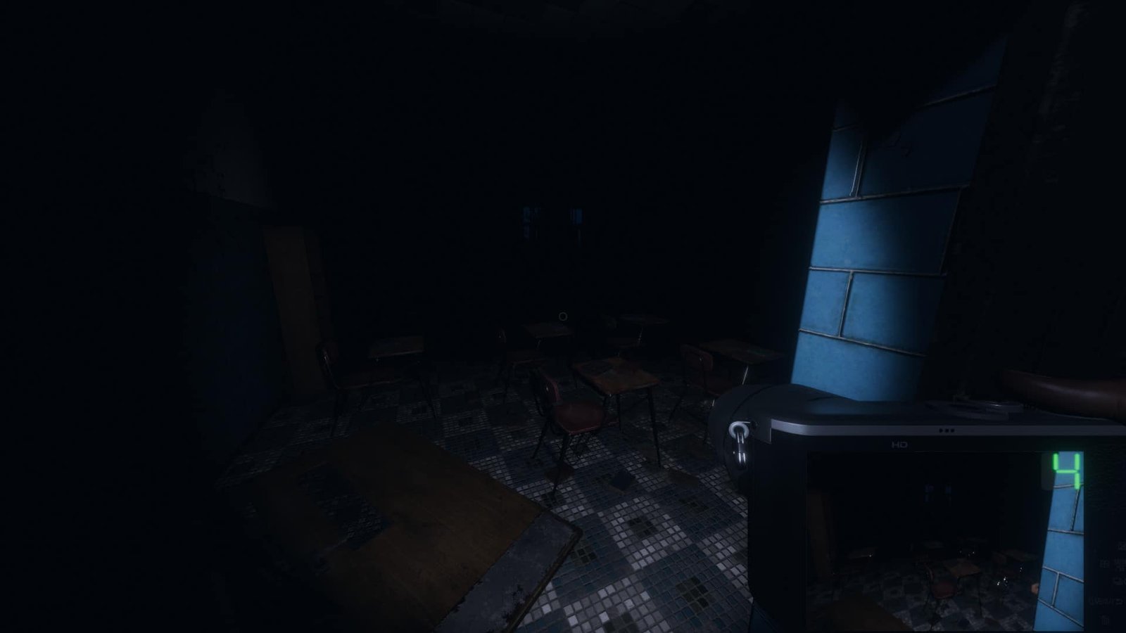 Screenshot of Phasmophobia gameplay showing ghost-hunting HUD